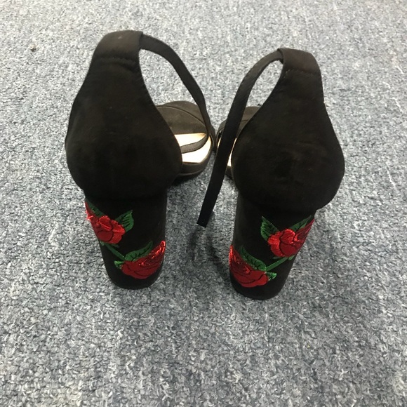 Shoes - Picture 2 of 4